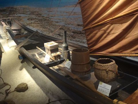 サバニ 魚獲り道具.jpg